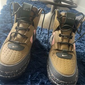 Nike boots 9.5 worn once‼️